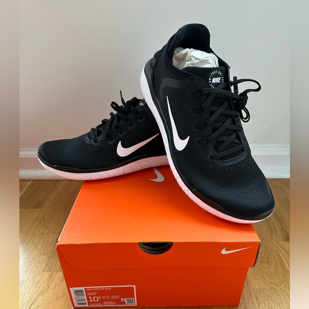 NWT Black Men’s Nike FlyKnit Sneakers
